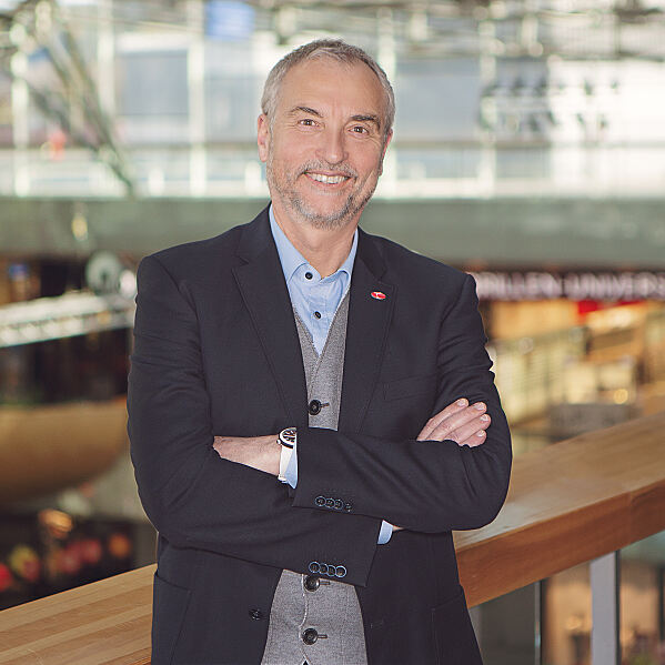 Richard Oswald, Center-Manager