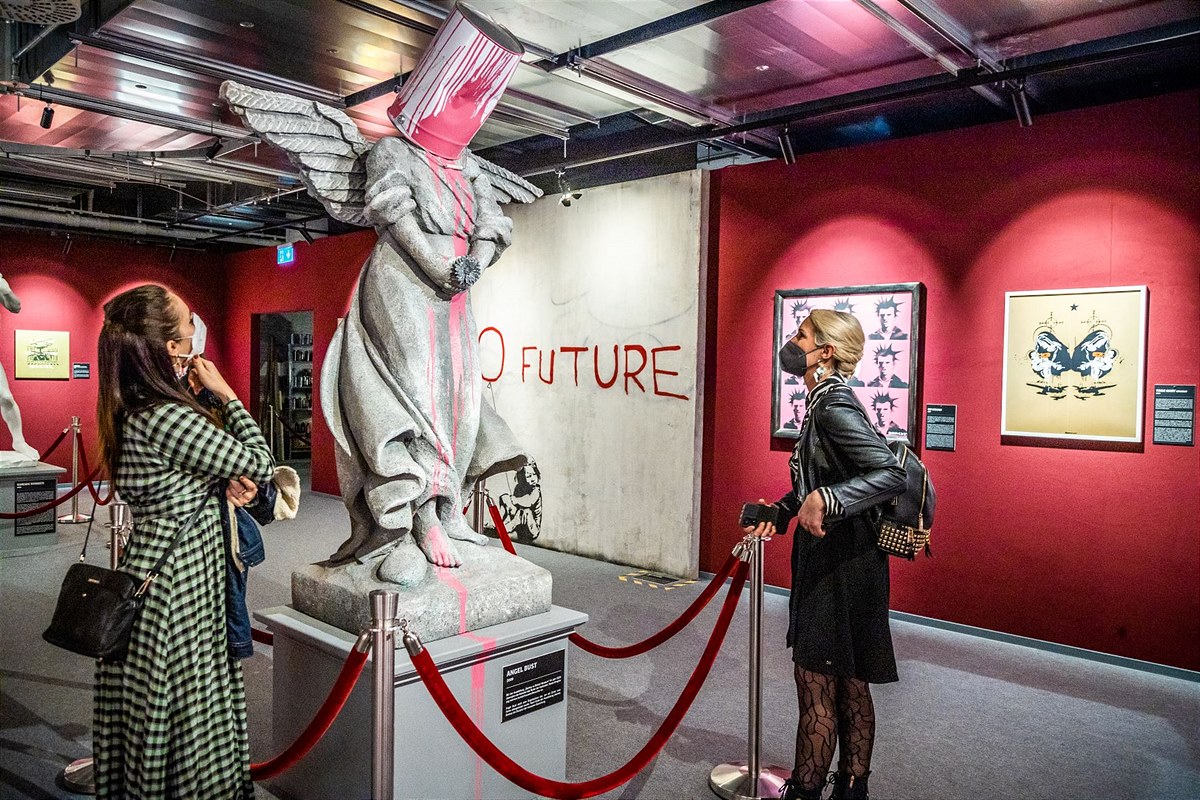 CITYPARK_Bansky_Ausstellung_Besucher