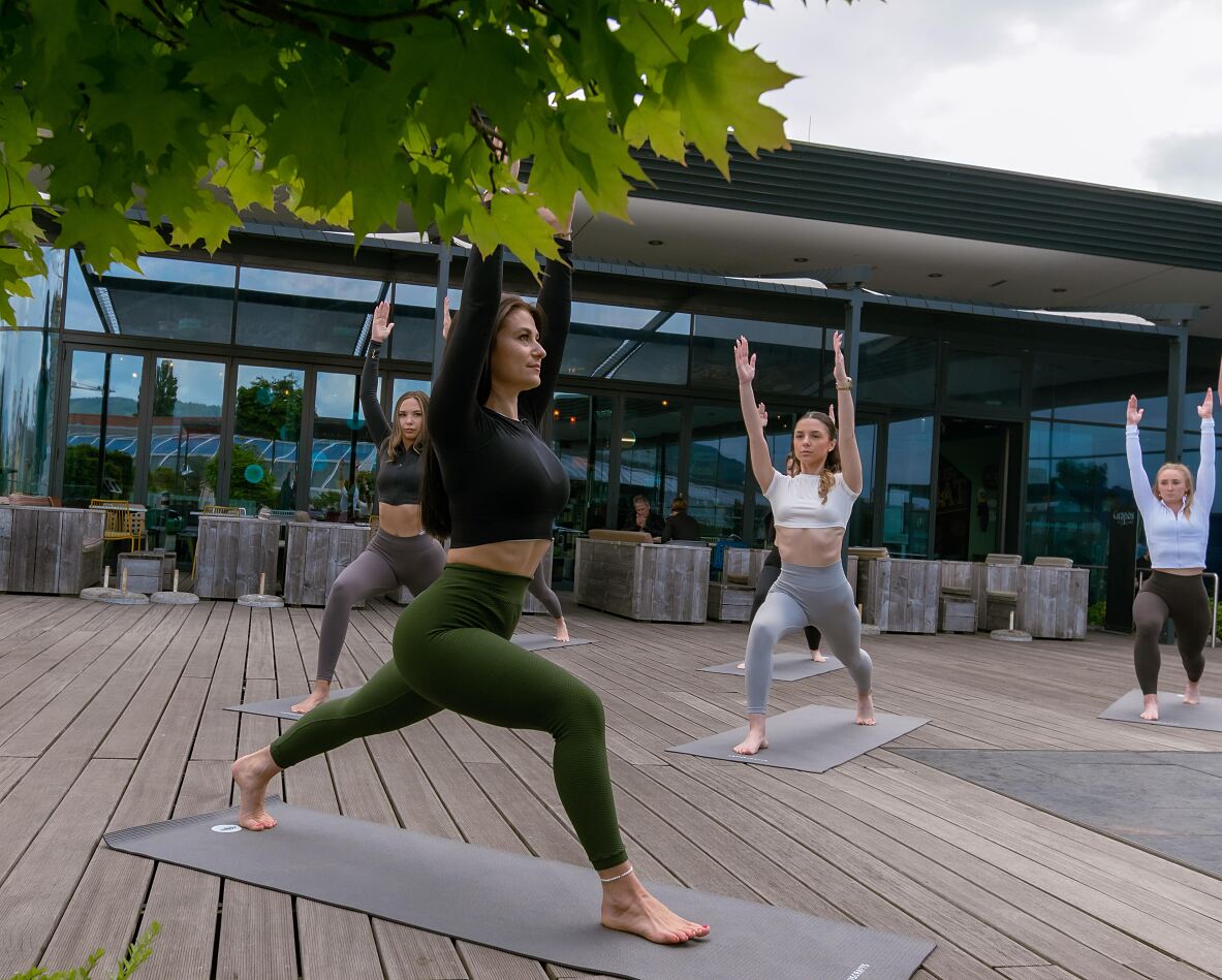 Bild 2 CPG_Rooftop_Yoga_c_Melanie_Weber