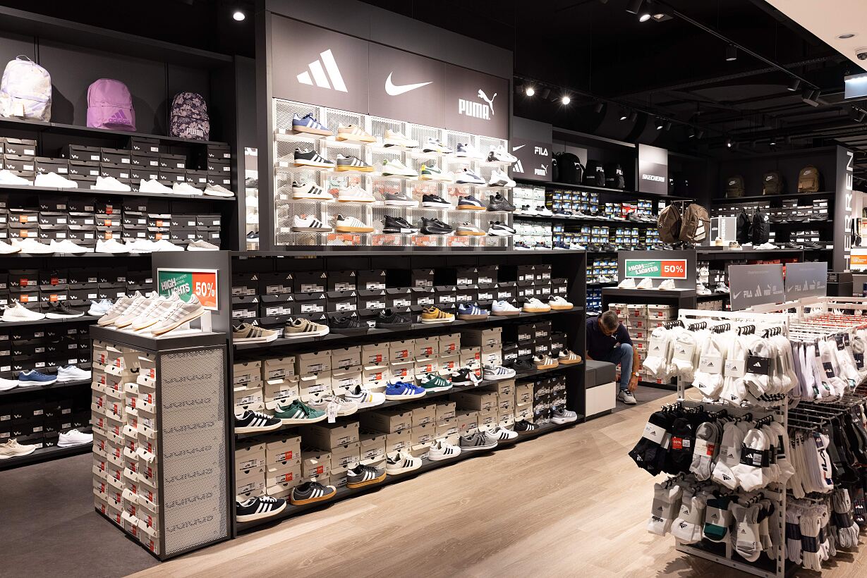 CPG_Shopbau_Innen_Deichmann_c_Benjamin_Gasser