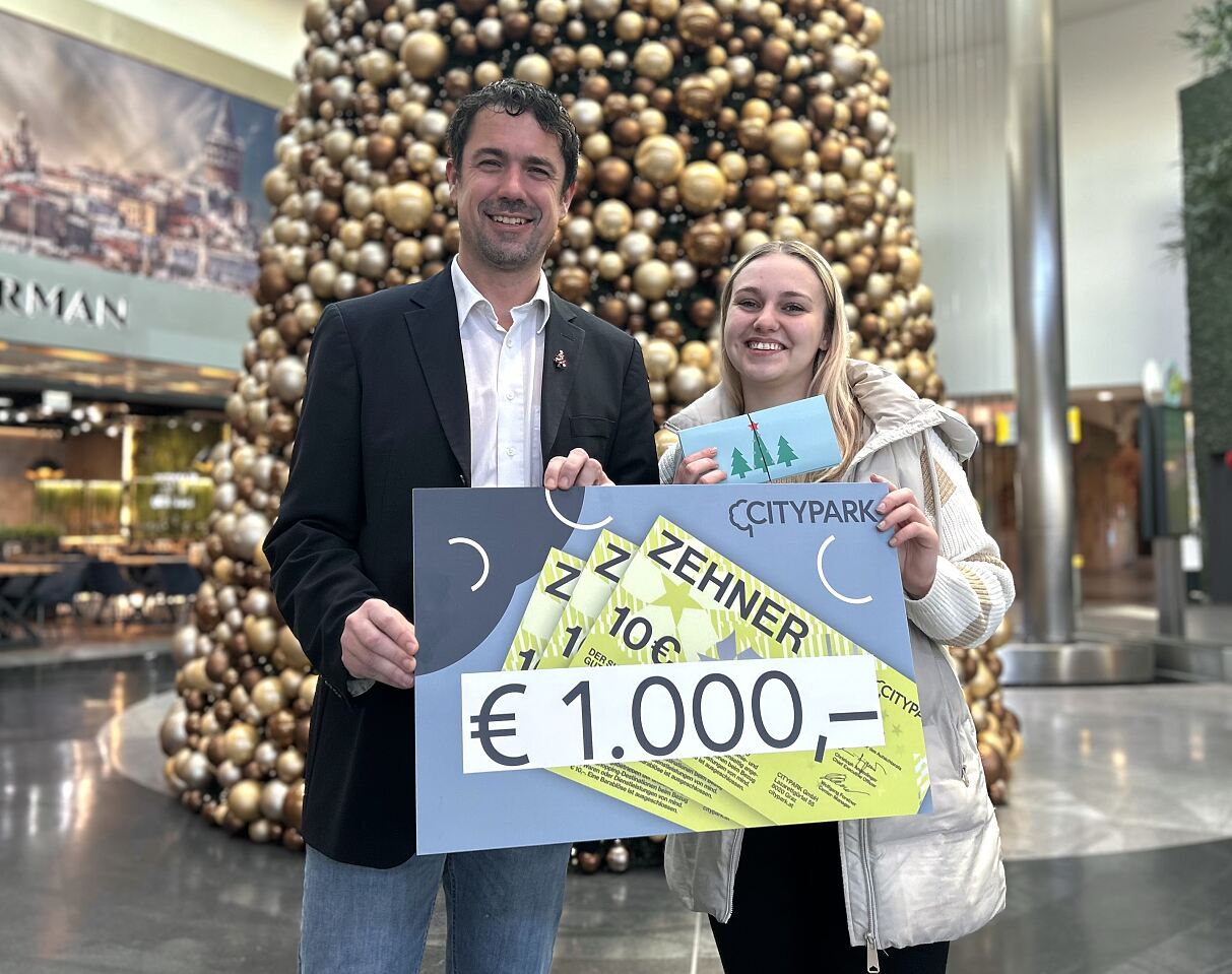 Weihnachts-Gewinnerin_C_CITYPARK.jpg